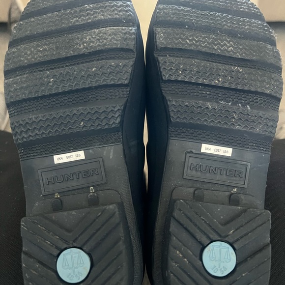 Hunter like new tall boots!  Only worn twice. They are in like new condition! - Picture 9 of 14
